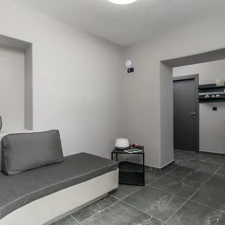 Uncle's House Junior Indoor Pool