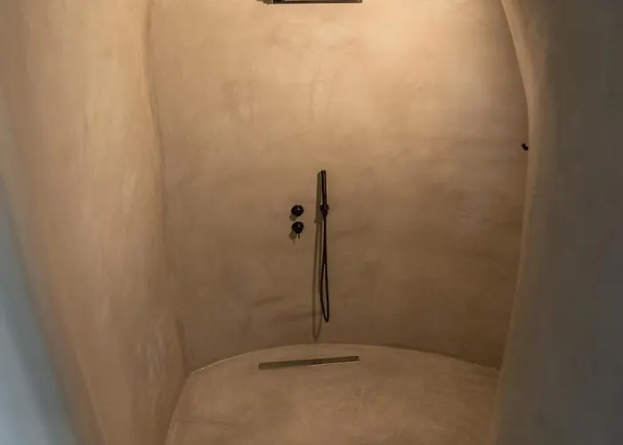 Uncle's House Junior Indoor Pool Adamantas (Milos)