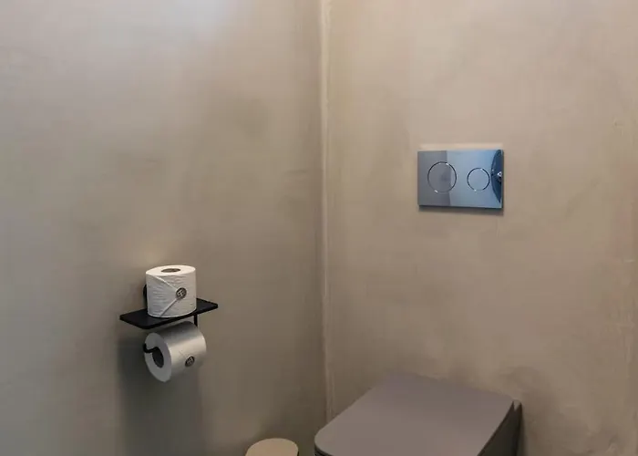 Uncle's House Junior Indoor Pool * Adamantas (Milos)